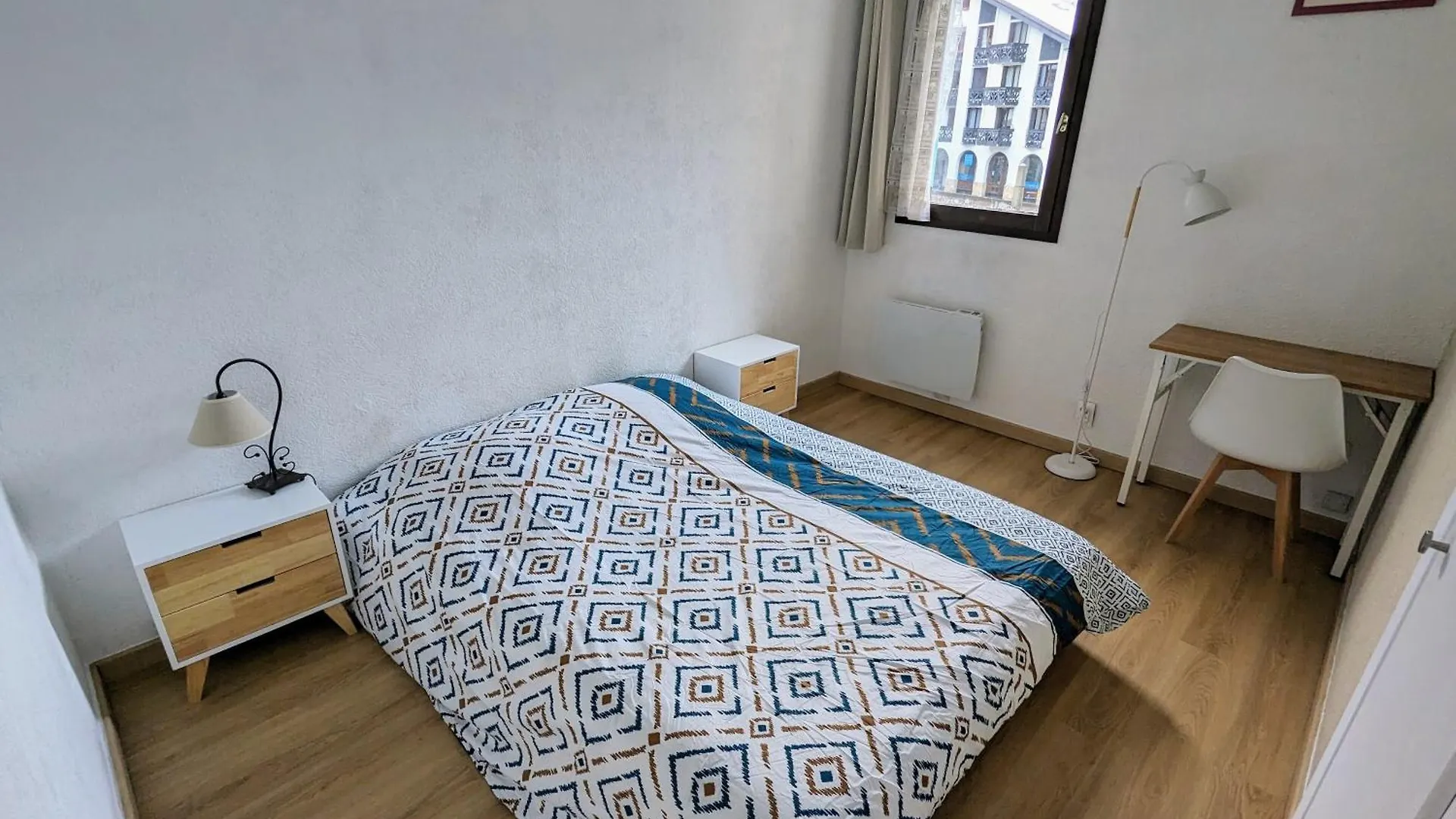 아파트 Central Spacious Flat With Private Parking 샤모니