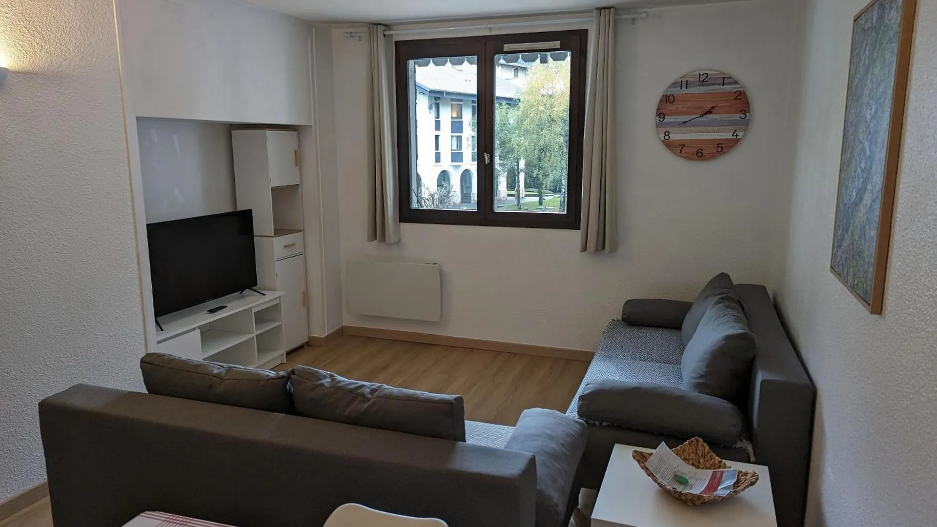 Central Spacious Flat With Private Parking 샤모니 0*,  프랑스
