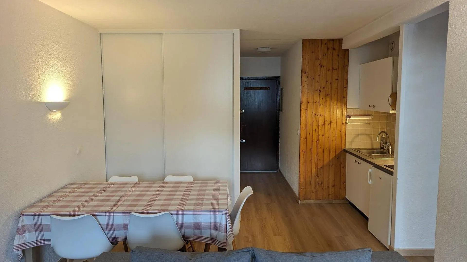 아파트 Central Spacious Flat With Private Parking 샤모니